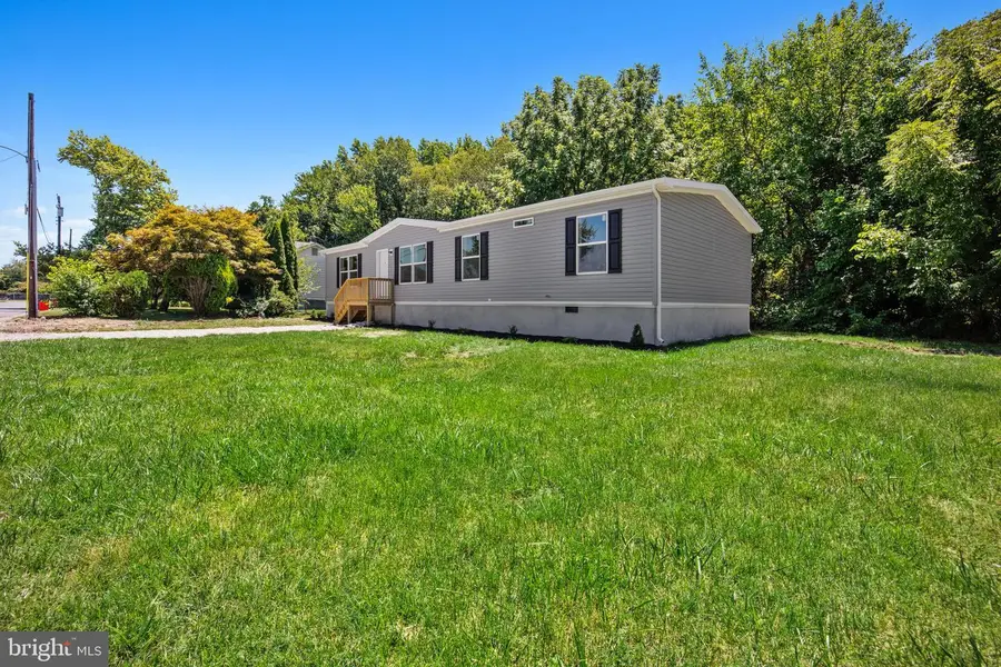 28 4th Ave, Carneys Point, NJ 08069 - #2
