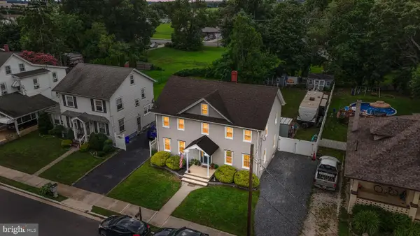 317 Broad St, ELMER, NJ 08318