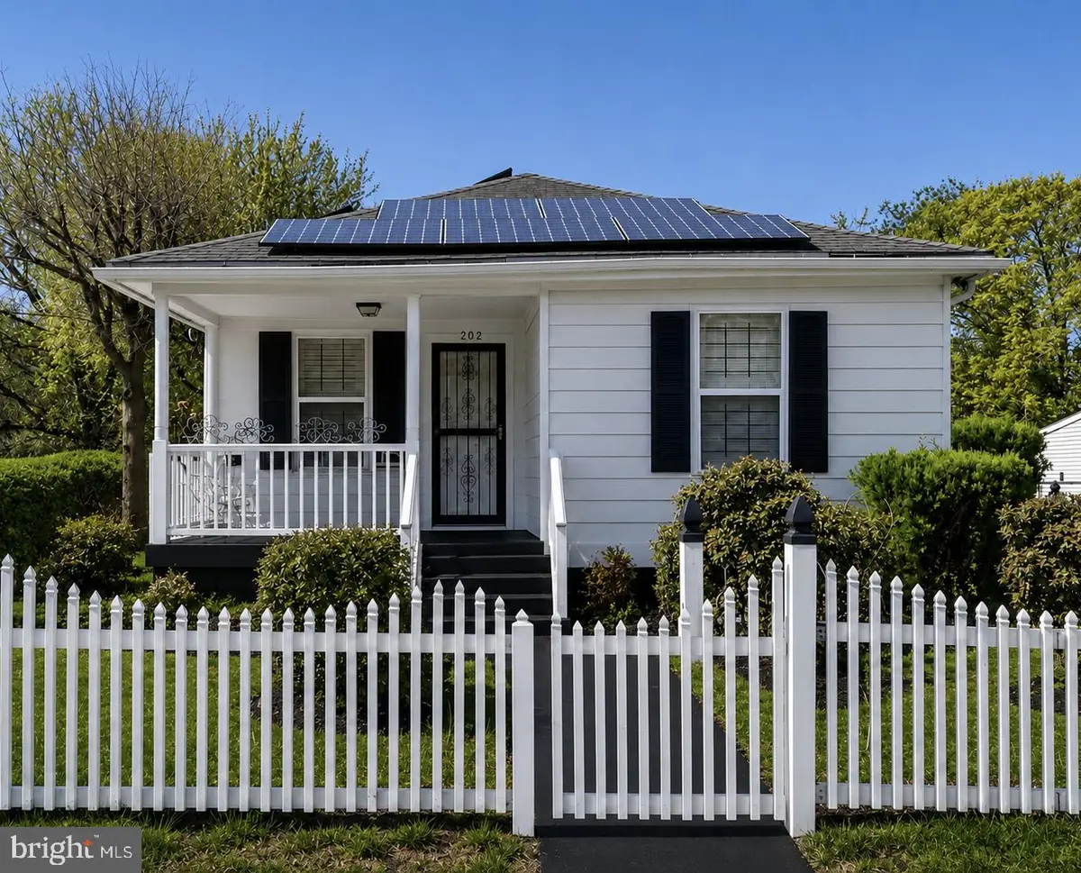 202 E Main St, Penns Grove, NJ 08069 - #1