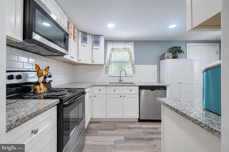 98 Railroad Ave, Penns Grove, NJ 08069 - #2
