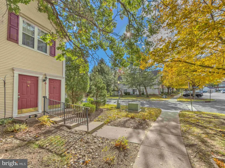 93 Gregory La Ln, Franklin Park, NJ 08823 - Image #2