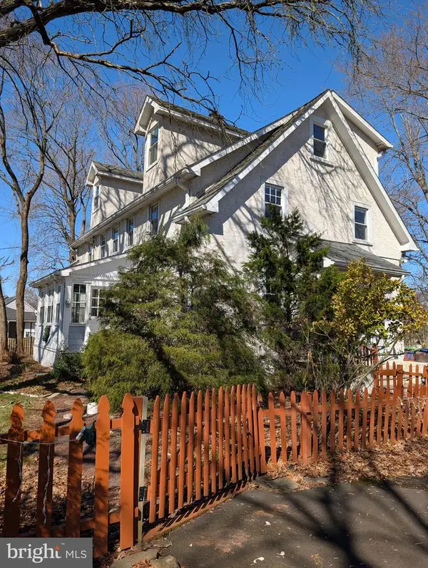 4 New Amwell Rd, HILLSBOROUGH, NJ 08844