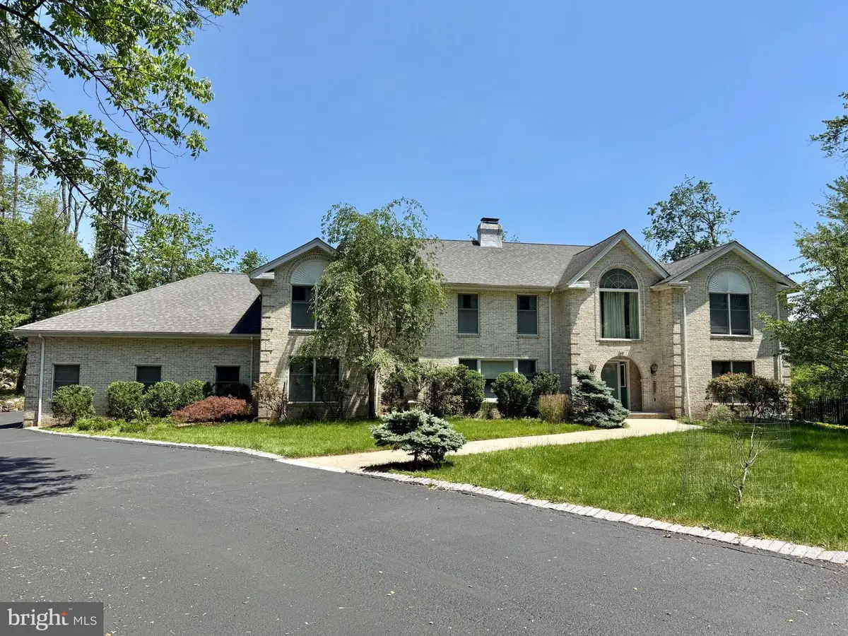 60 Evergreen Ln, Watchung, NJ 07069 - #1