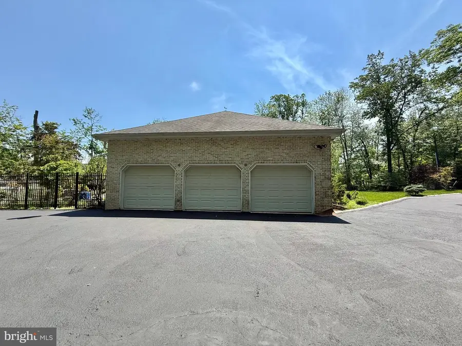 60 Evergreen Ln, Watchung, NJ 07069 - #3