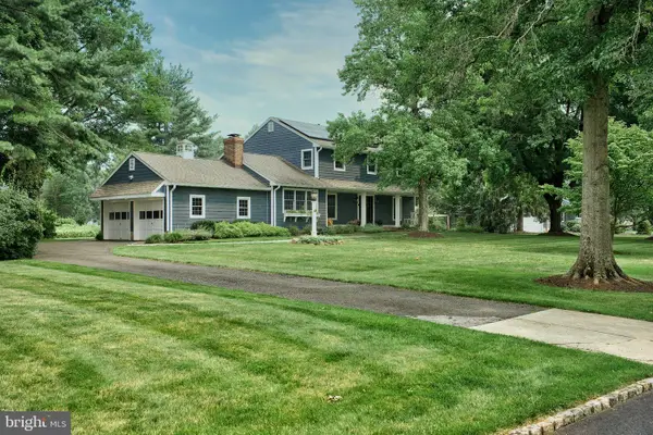86 Knickerbocker Dr, BELLE MEAD, NJ 08502