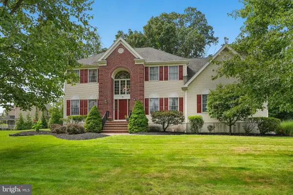 17 Burniston Ct, HILLSBOROUGH, NJ 08844