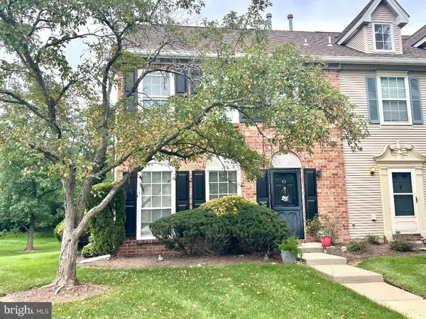 45 Townsend Ct, FRANKLIN PARK, NJ 08823