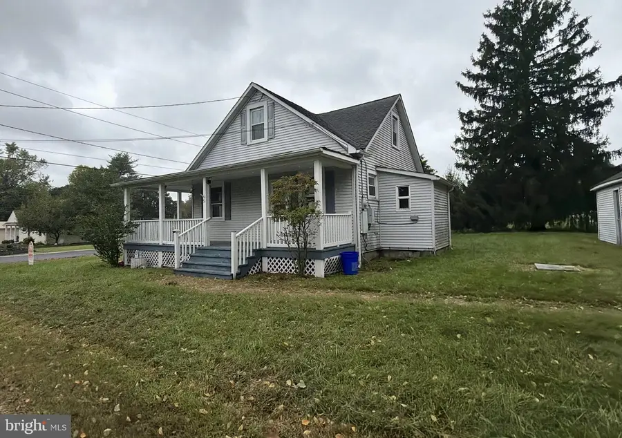 31 4th St, Flagtown, NJ 08821 - #3