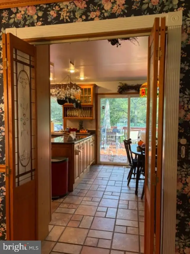 4 Denise Ct, Somerset, NJ 08873 - #3