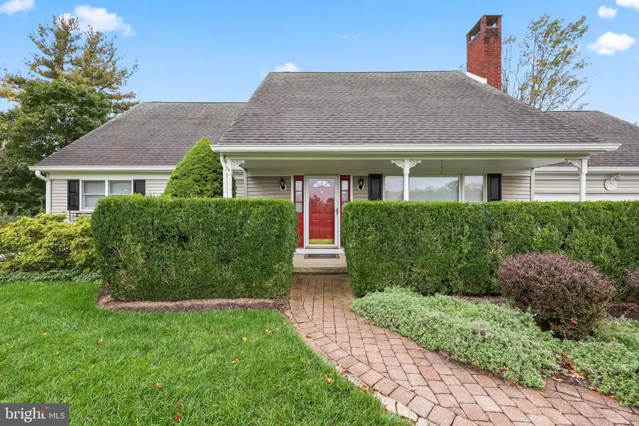 215 Dead Tree Run Rd, Belle Mead, NJ 08502 - #2