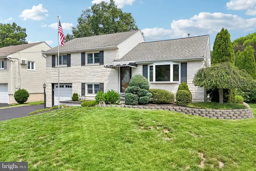 1526 N Stiles St, Linden, NJ 07036 - #2