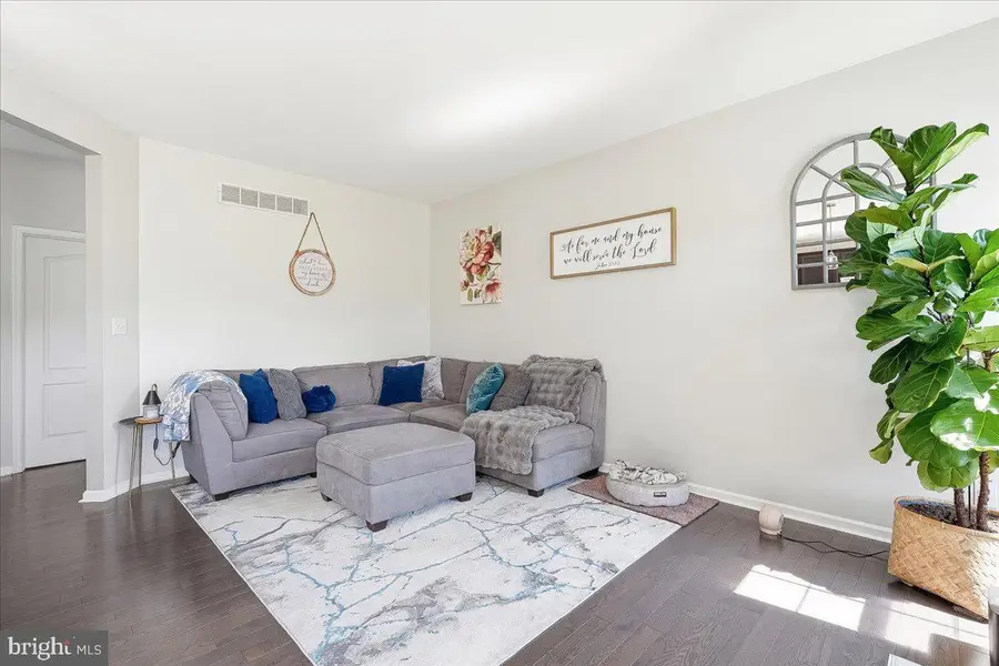 316 Hamilton Dr, Stewartsville, NJ 08886 - #3