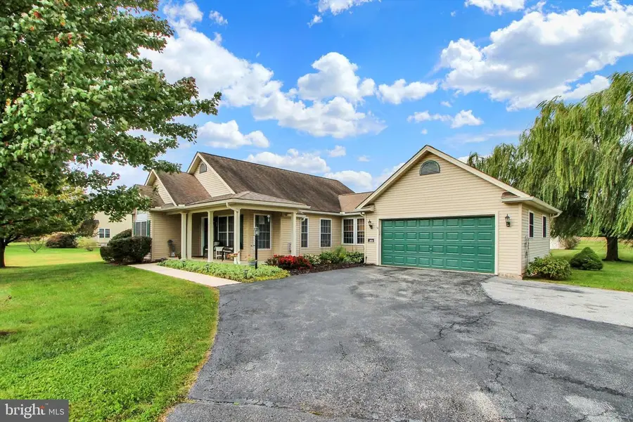 975 Hoffman Home Rd, Gettysburg, PA 17325 - Image #2