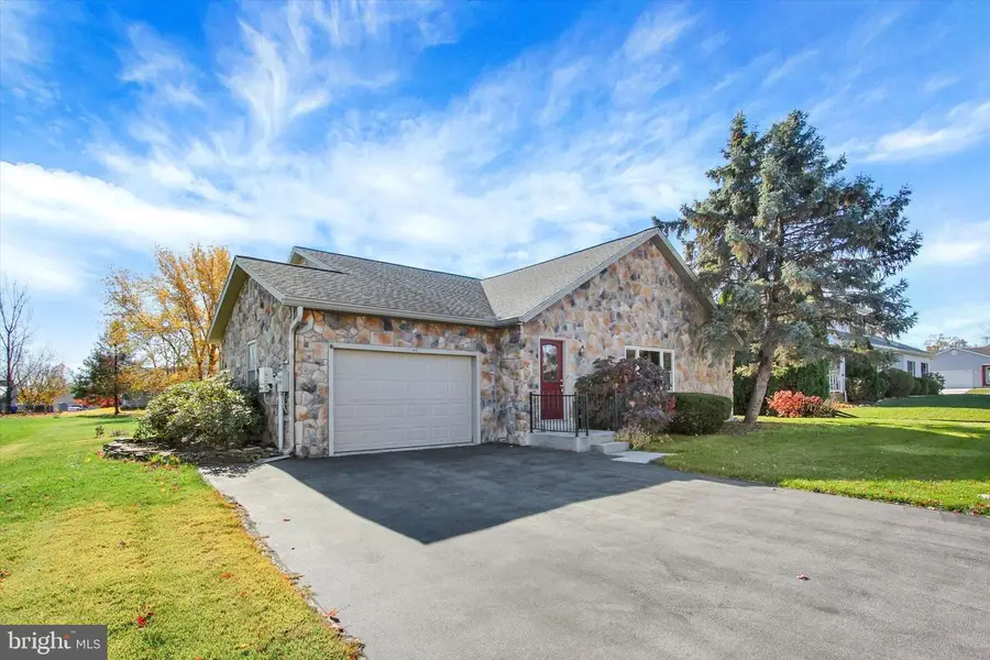 40 Glenwood Dr, Arendtsville, PA 17303 - Image #2