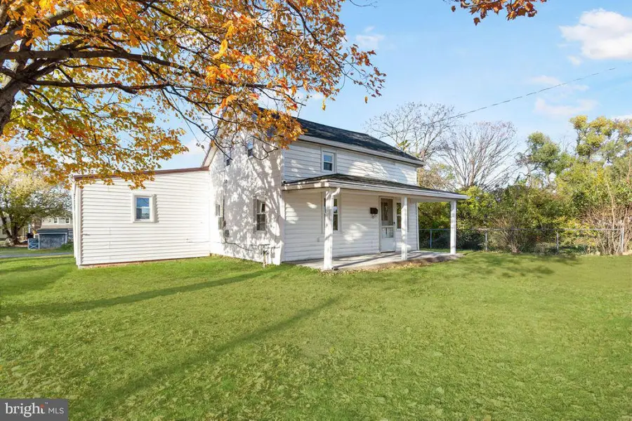 304 W High St, New Oxford, PA 17350 - Image #2