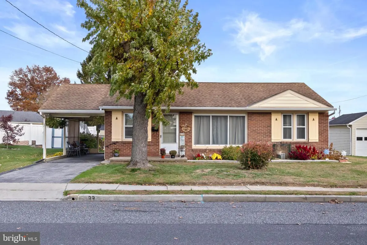 33 Lincoln Dr, Hanover, PA 17331 - Image #1