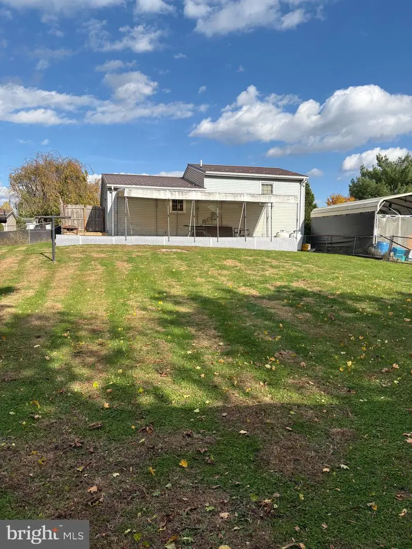 19 Diana Dr, New Oxford, PA 17350 - Image #2