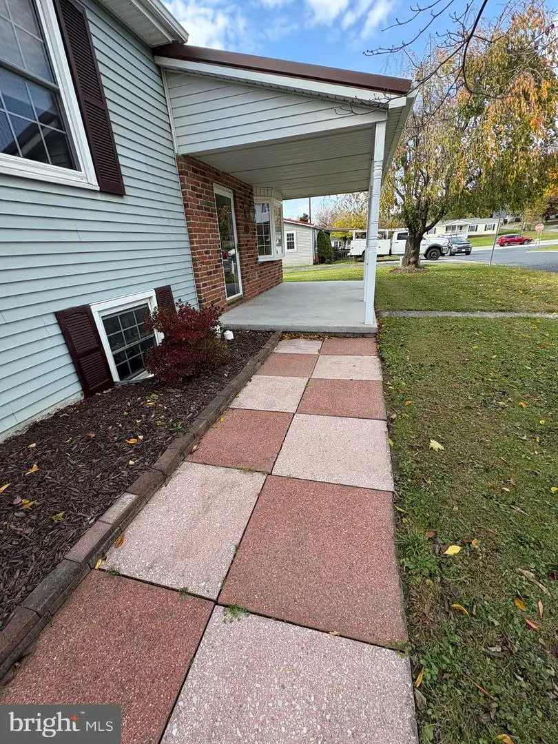 19 Diana Dr, New Oxford, PA 17350 - Image #3