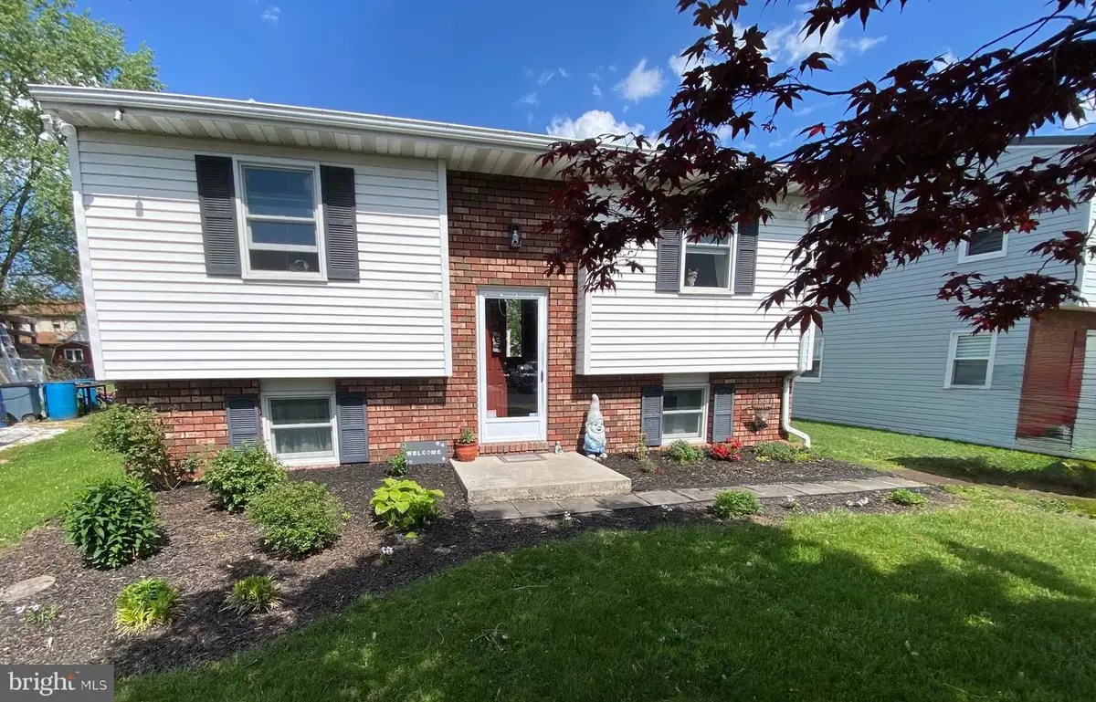 10 Antler Ln, New Oxford, PA 17350 - Image #1