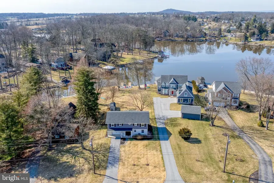 556 Lake Meade Dr, East Berlin, PA 17316 - Image #2