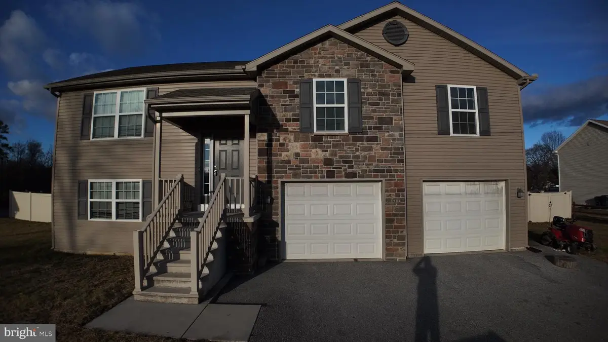 1486 New Chester Rd, New Oxford, PA 17350 - Image #1