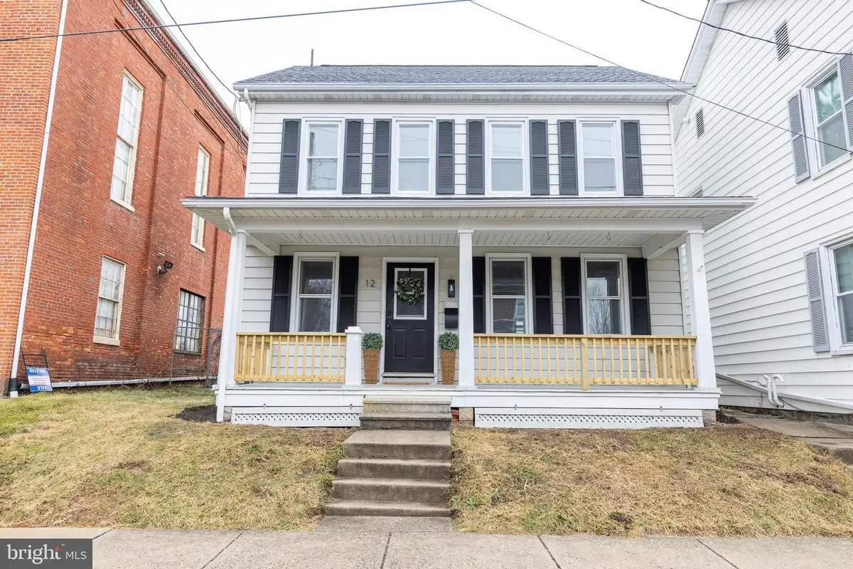 12 N Peters St, New Oxford, PA 17350 - Image #1