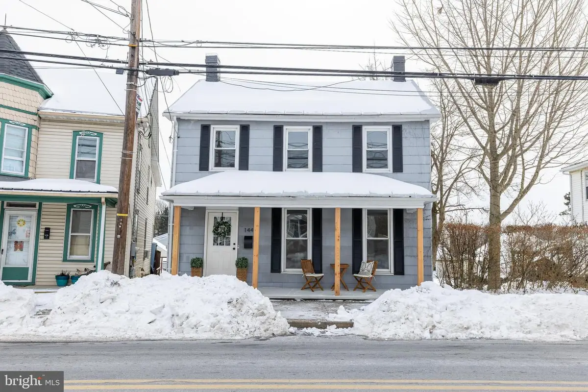 144 W King St, Littlestown, PA 17340 - #1