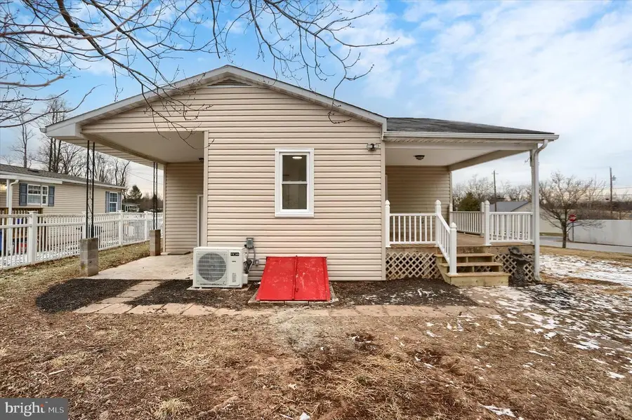 38 Stanley Dr, New Oxford, PA 17350 - Image #2