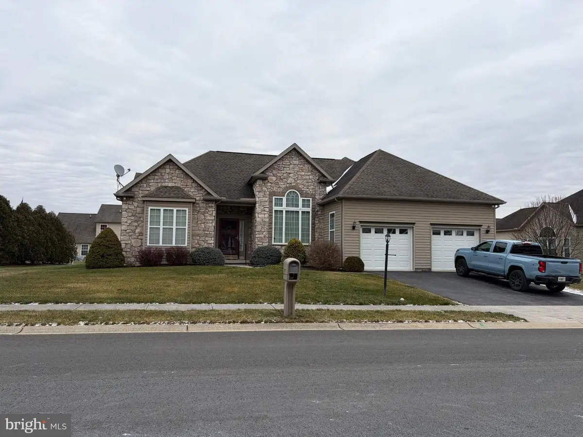 153 Laura Ln, Gettysburg, PA 17325 - Image #1