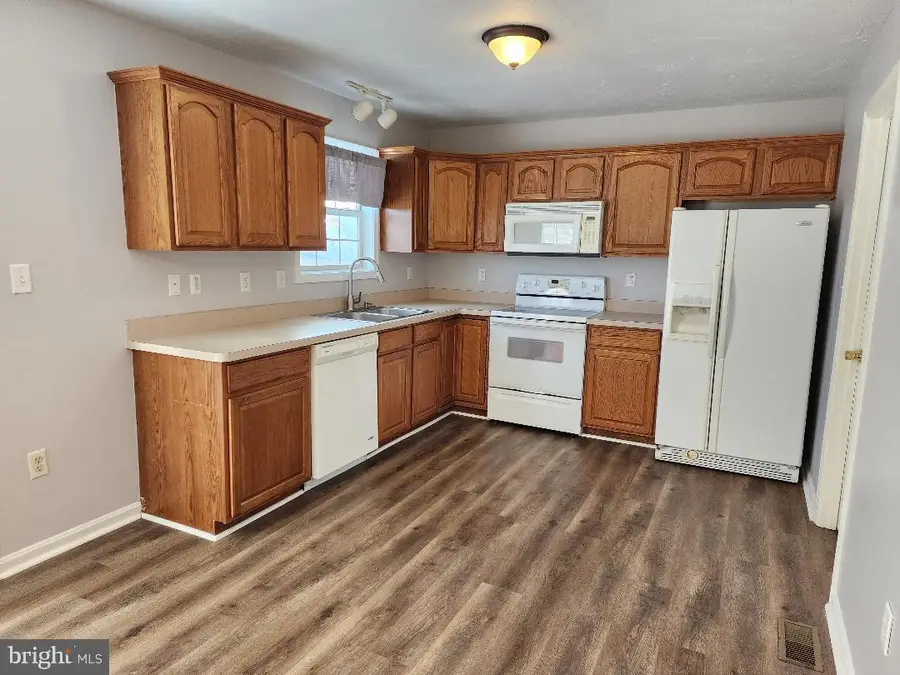 200 Skyview Cir, Hanover, PA 17331 - Image #2