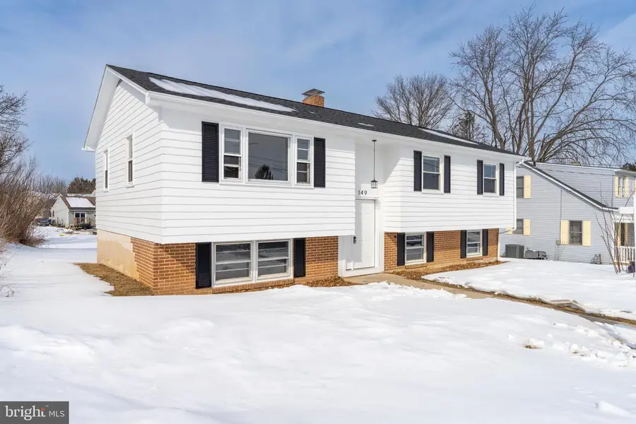 149 W Myrtle St, Littlestown, PA 17340 - #3