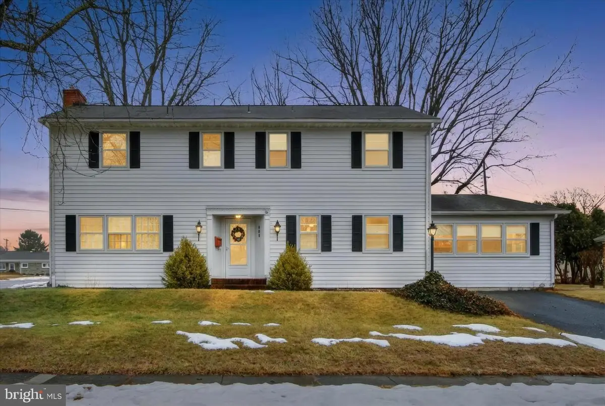 808 Fairview Ave, Gettysburg, PA 17325 - #1