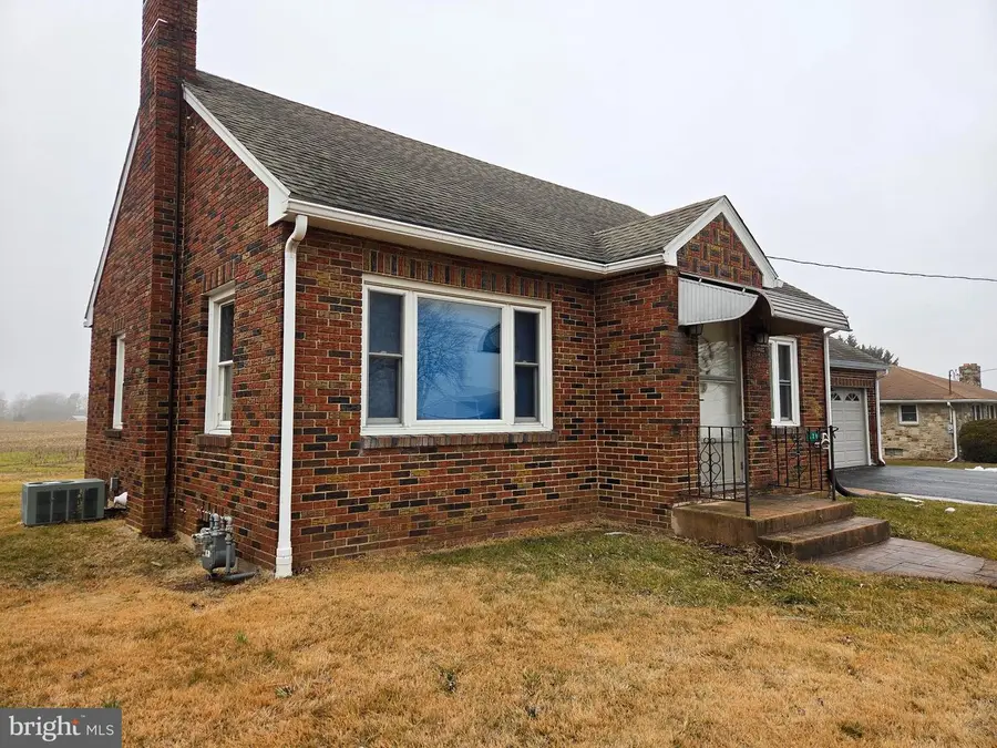 678 Littlestown Rd, Littlestown, PA 17340 - #2