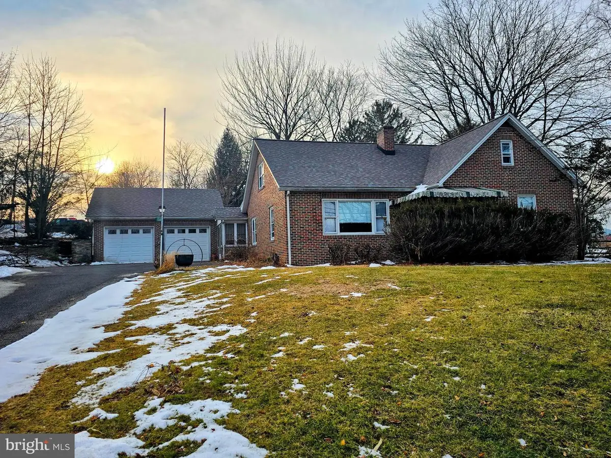 106 N High St, Biglerville, PA 17307 - #1