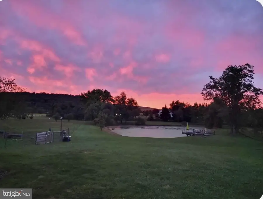 545 Hilltown Rd, Gettysburg, PA 17325 - #3