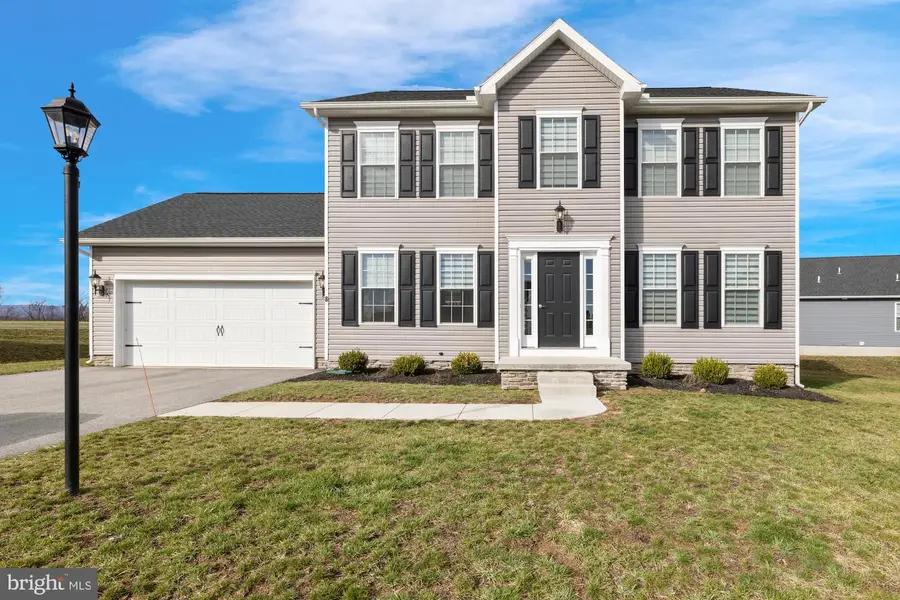 8 Nighthawk Ct, Gettysburg, PA 17325 - #2