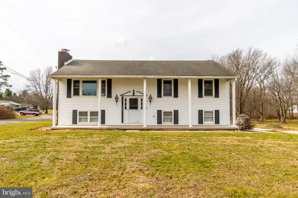 545 Hanover St, NEW OXFORD, PA 17350