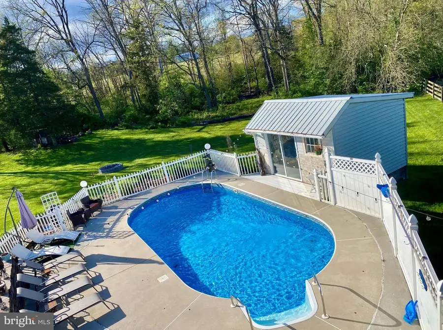 3 Howard Dr, East Berlin, PA 17316 - #3