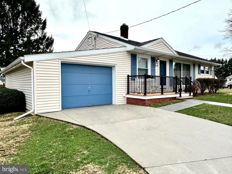 30 Lincoln Dr, Hanover, PA 17331 - #3