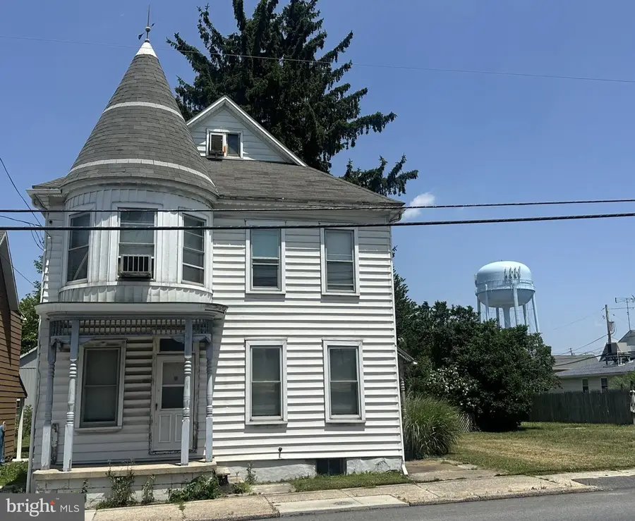 37 N Queen St, Littlestown, PA 17340 - #2