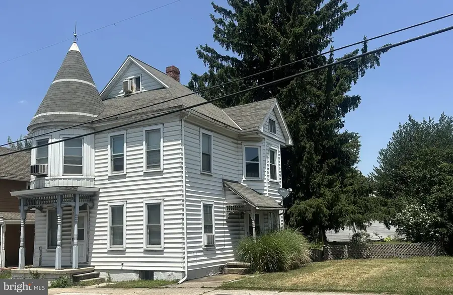 37 N Queen St, Littlestown, PA 17340 - #3
