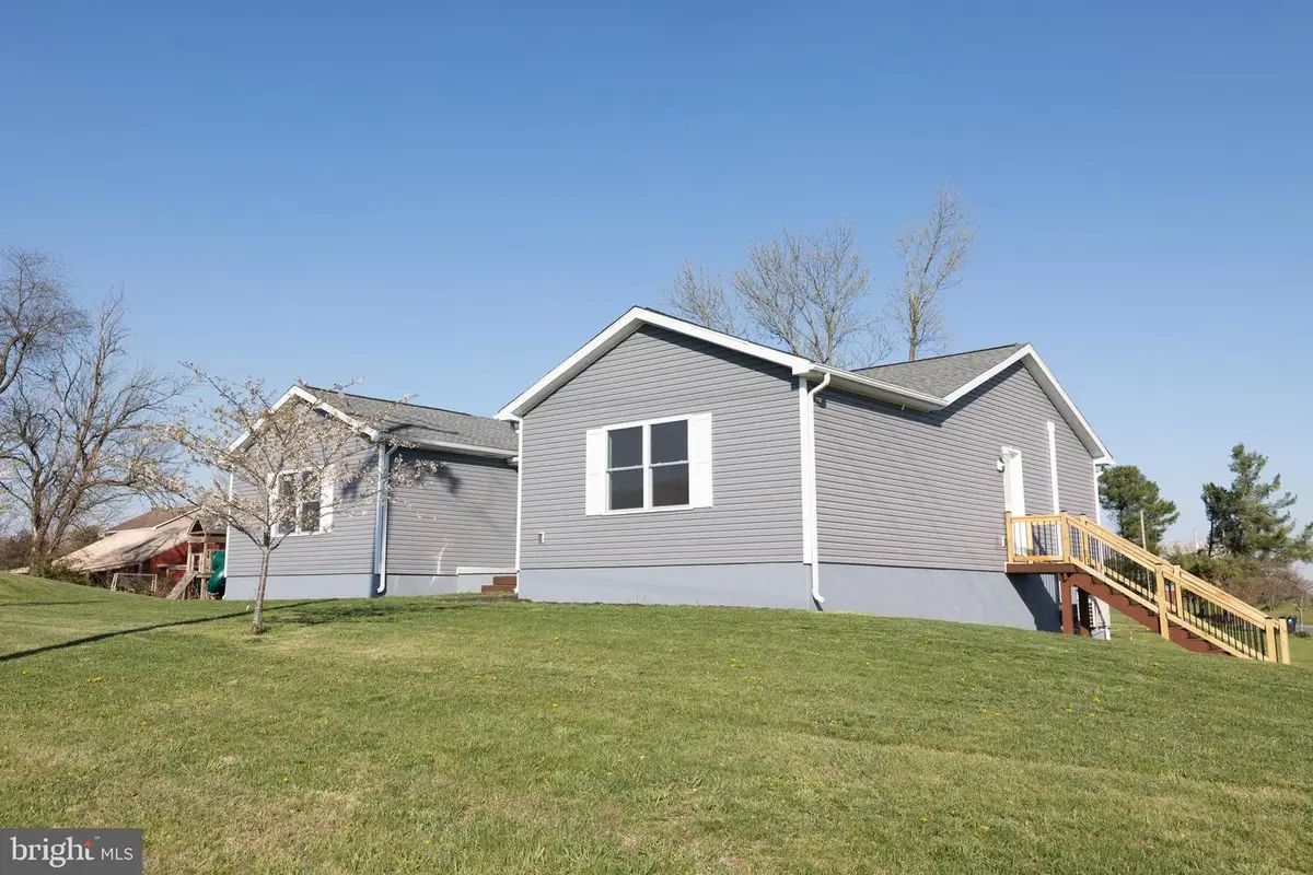 599 Hilltown Rd, Gettysburg, PA 17325 - #1