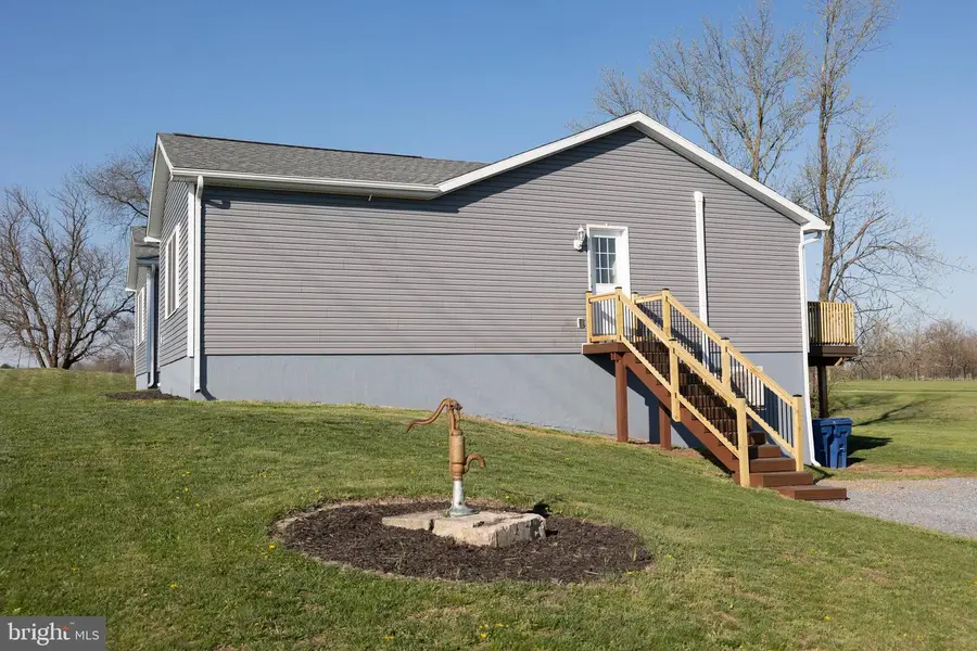 599 Hilltown Rd, Gettysburg, PA 17325 - #2