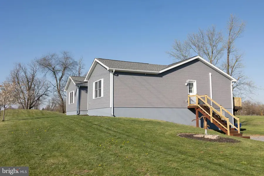 599 Hilltown Rd, Gettysburg, PA 17325 - #3