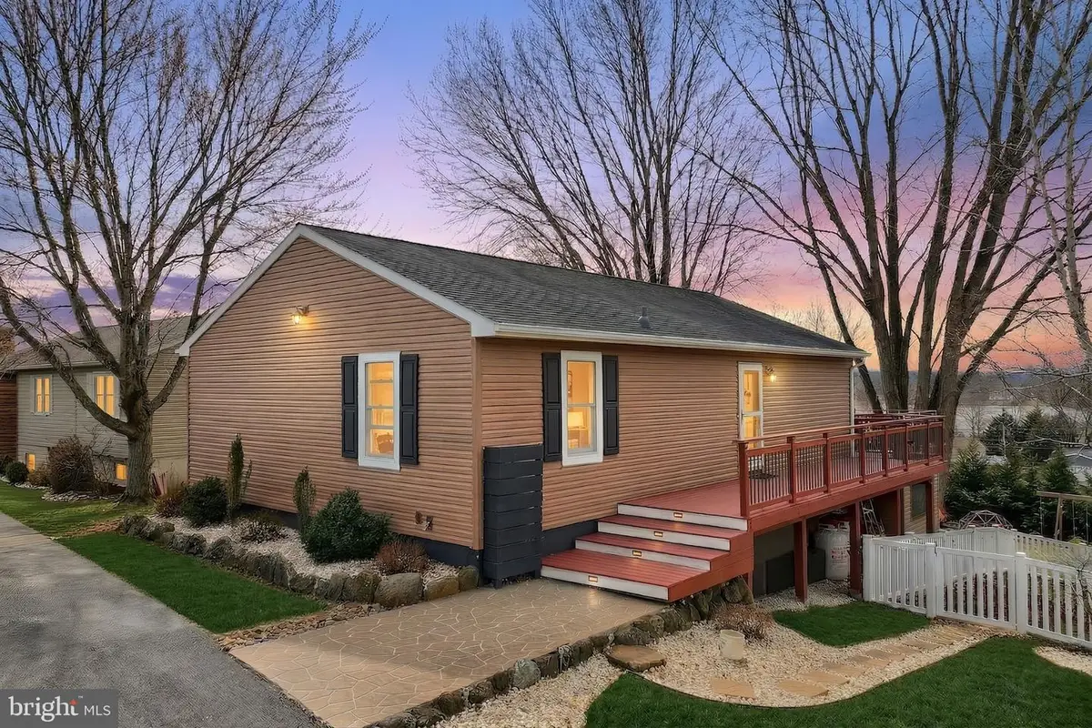 15 Schofield Dr, East Berlin, PA 17316 - #1