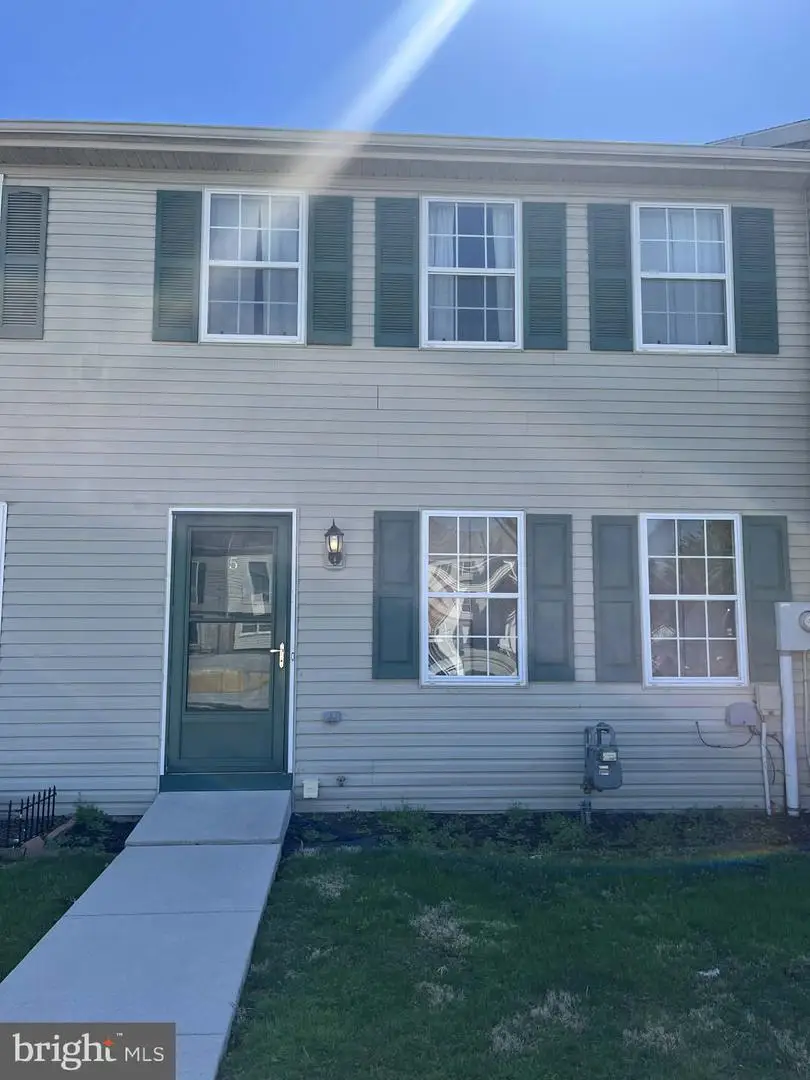 5 Oxwood Cir, New Oxford, PA 17350 - #1