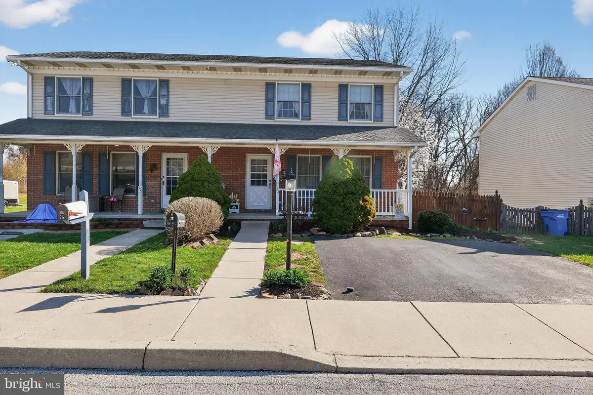 23 Crescent Ln, Littlestown, PA 17340 - #1