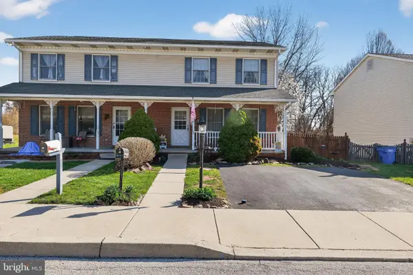 23 Crescent Ln, LITTLESTOWN, PA 17340