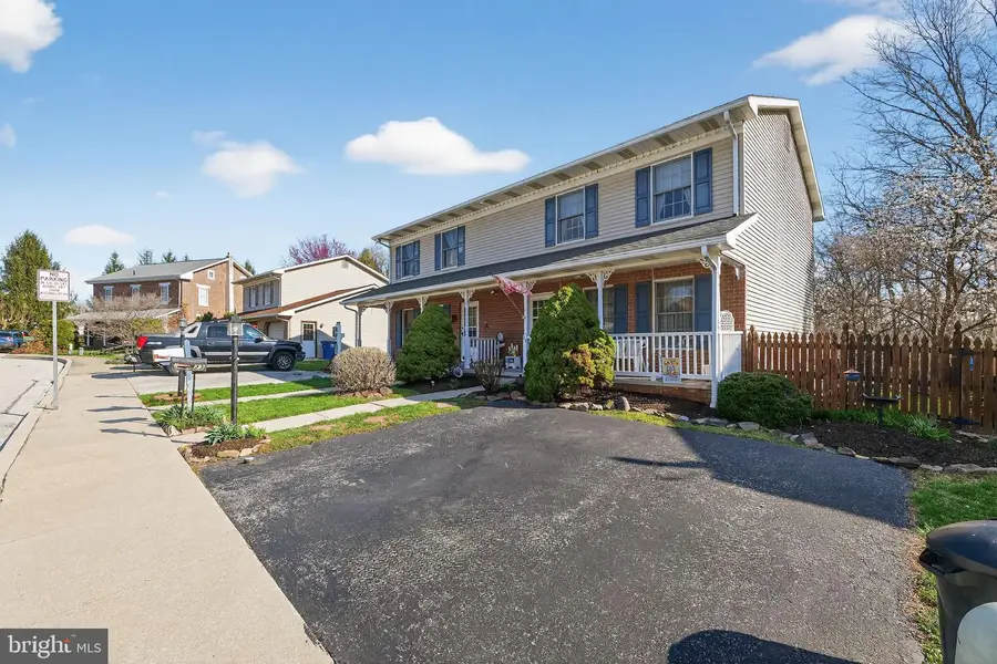 23 Crescent Ln, Littlestown, PA 17340 - #2