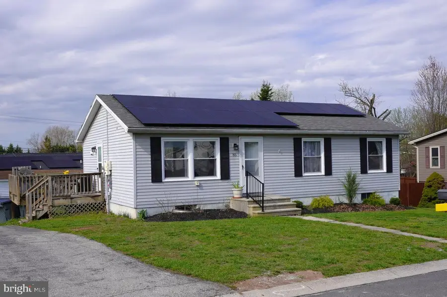 85 E Locust Ln, New Oxford, PA 17350 - #2